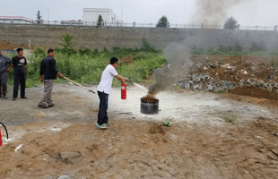 干粉灭火器实际操作